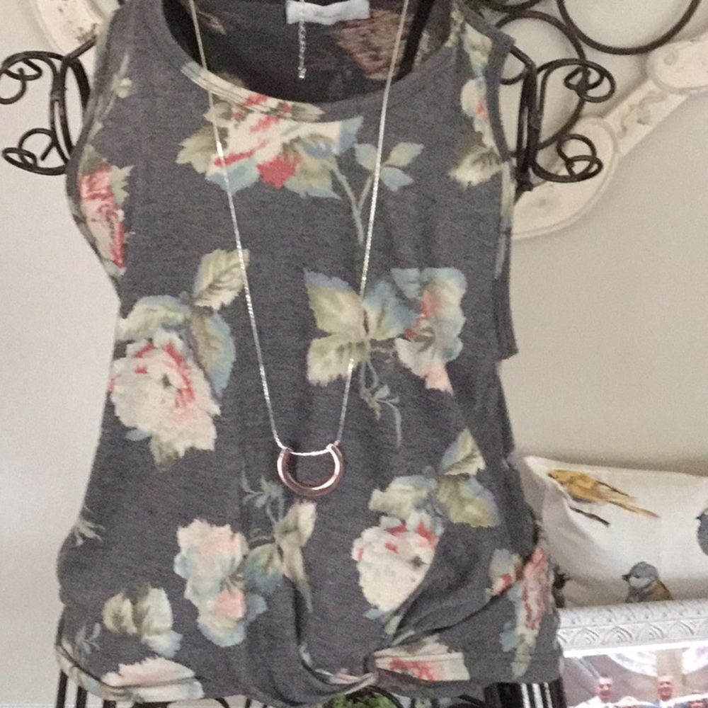 Women’s floral t-shirt